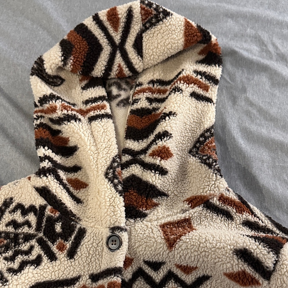 Aztec Pattern Hooded Sherpa Jacket - Picture 4 of 7